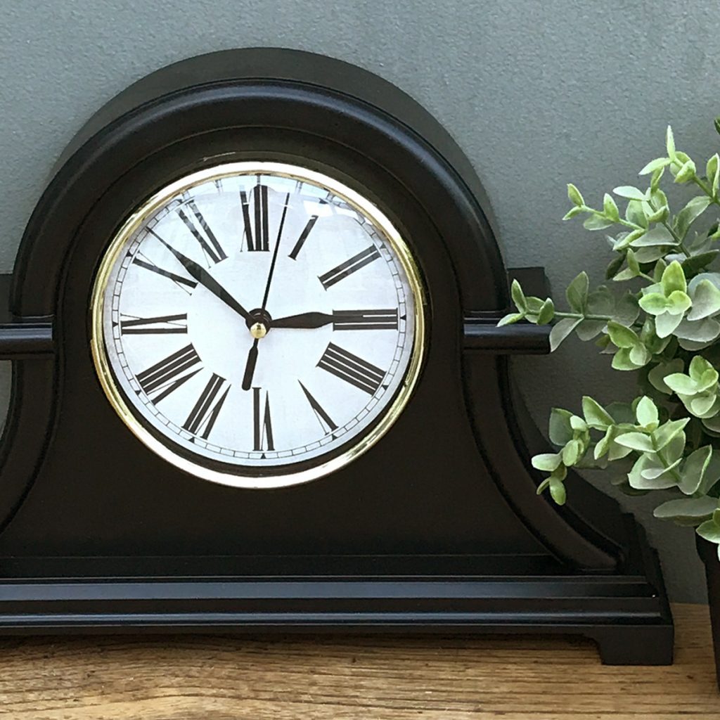 EG335_2 Traditional Style Black Mantel Clock
