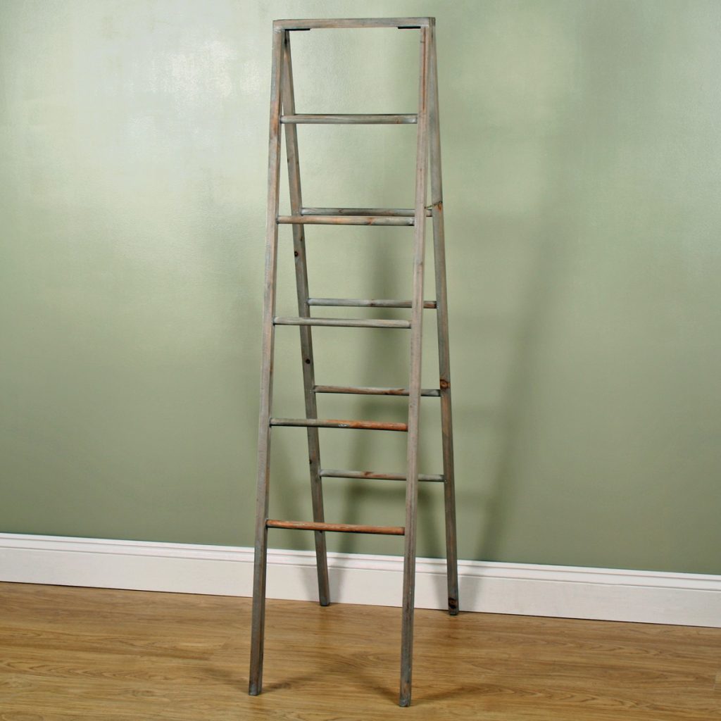 1638 Tall Vintage Style Display Ladder